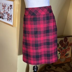 Vtg LL BEAN Size 12 Red & Black Plaid Traditional Pencil Skirt Wool Blend
Preppy